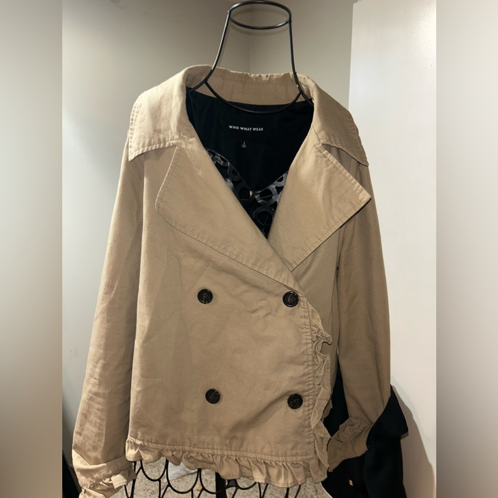 Brown ruffled jacket
